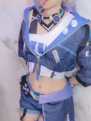 Lewd Yumi - Silver Wolf_023