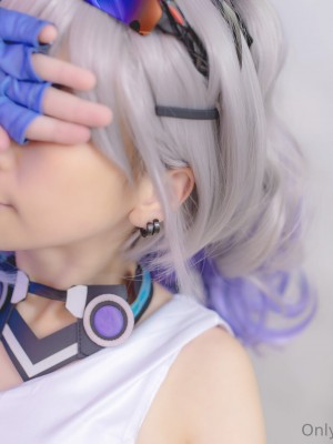 Lewd Yumi - Silver Wolf_070