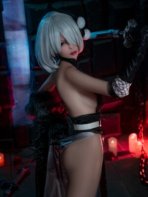 HornyCos - Cute 2B Showing Her Perfect Body (Patreon)_44