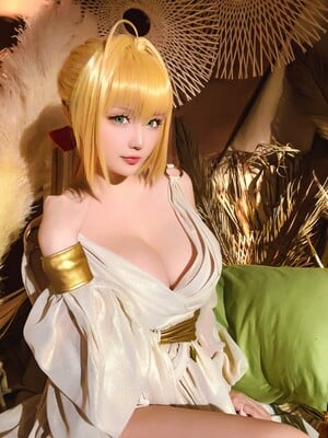 HornyCos - Blonde Beauty Showing Her Legs (Patreon)_04
