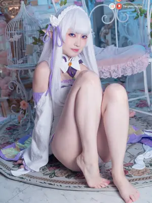 Twoyun-Emilia_14