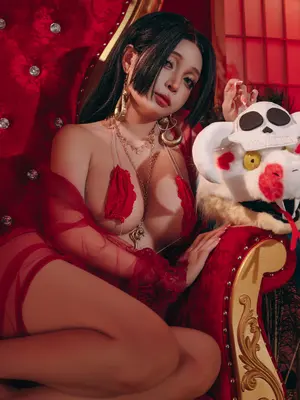 Umeko J - Boa Hancock (One Piece)_038