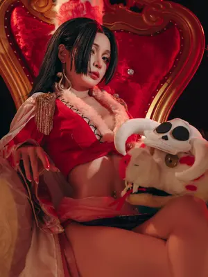 Umeko J - Boa Hancock (One Piece)_008