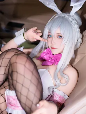 抱走莫子aa - 雪女跑车兔女郎_15