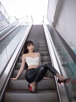 【丝袜控】秀人网精品套图之---陆萱萱（3）_24mnorg_1 4
