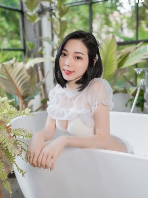 [啾啾] 誤闖莊園窺探心儀女神～啾啾 ???? ～入浴反被誘惑勾引_fig6