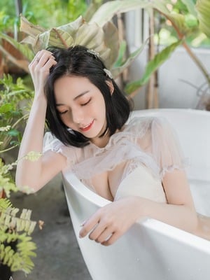 [啾啾] 誤闖莊園窺探心儀女神～啾啾 ???? ～入浴反被誘惑勾引_fig47
