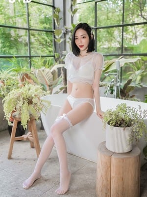[啾啾] 誤闖莊園窺探心儀女神～啾啾 ???? ～入浴反被誘惑勾引_fig114