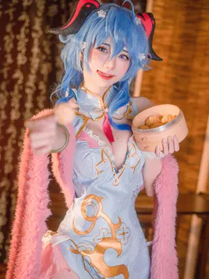 Sally Dorasnow - Ganyu QiPao_04