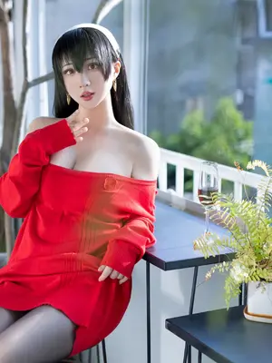 Chihiro - Yor Sweater_05