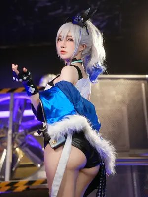 Sally Dorasnow - Silver Wolf_11