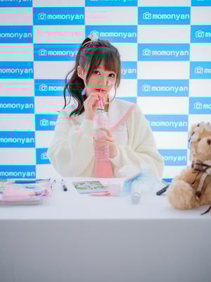 [ももにゃん（原魔物喵）] ビキニアイドルのサイン会_004