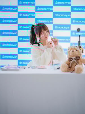 [ももにゃん（原魔物喵）] ビキニアイドルのサイン会_011