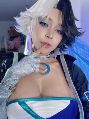 Umeko J - Luna Snow_080