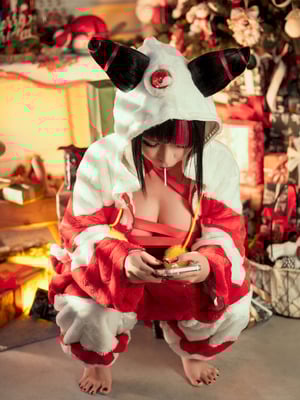 Umeko J - Juri Han Christmas_016_xvun