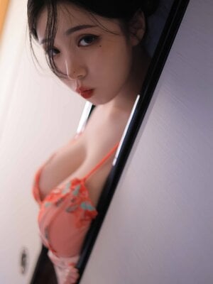 Yeon Woo - HEAT_067