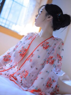 Yeon Woo - HEAT_099
