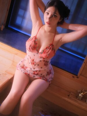 Yeon Woo - HEAT_139