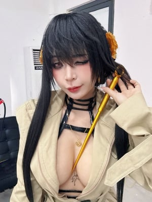Umeko J - Yor Forger Trench Coat_094