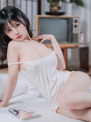 桜井宁宁 - 夏日情事_吊带女孩41