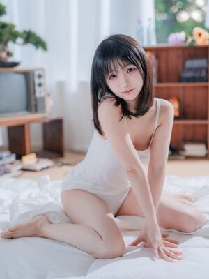 桜井宁宁 - 夏日情事_吊带女孩04