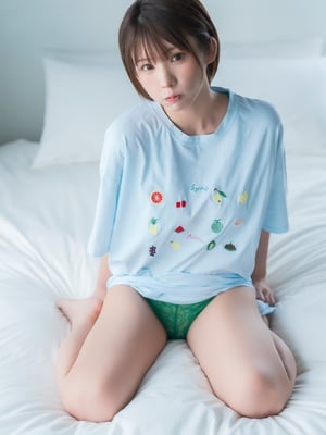 えなこ「真夏の食べごろ果実」【グラビア写真館SPECIAL】