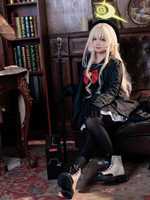 不悬ovo  - 笑面教授_不悬ovo - 蔚蓝档案 - 笑面教授 (OL制服) (9)