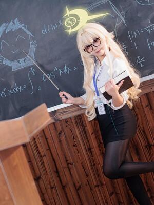 不悬ovo  - 笑面教授_不悬ovo - 蔚蓝档案 - 笑面教授 (OL制服) (33)