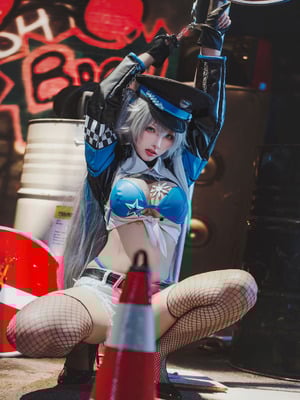 宮本桜 - 交错战线 刃齿 女警