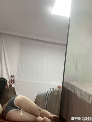 微密圈巨乳肥臀红人【笨蛋初初】_004