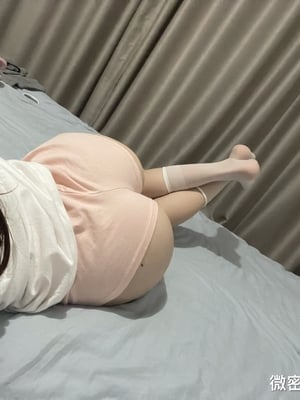 微密圈巨乳肥臀红人【笨蛋初初】_20