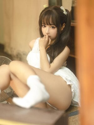 蠢沫沫 –夏白吊带_(74)