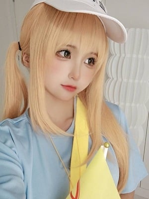 蠢沫沫 -&nbsp;&nbsp;血小板+黄漫老师+洛天依+间谍过家家 自拍