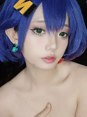 Messie Huang - Bella_70_qnvs